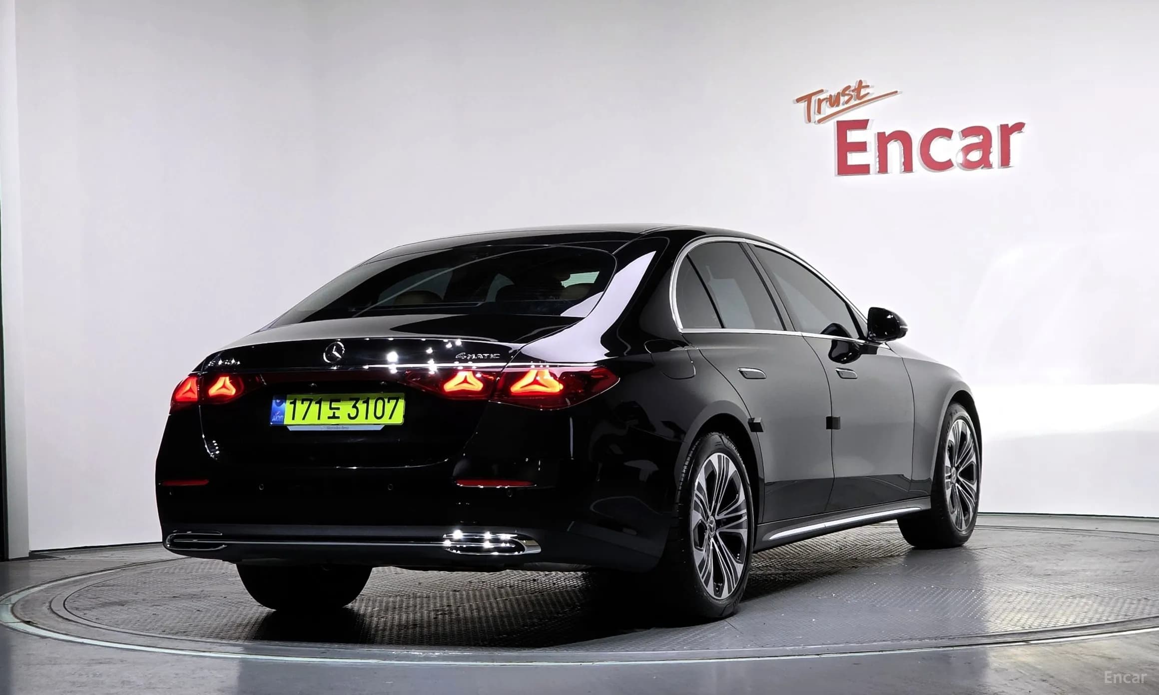 E-Class W214