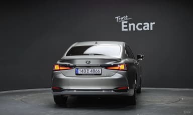 ES300h 7th Generation