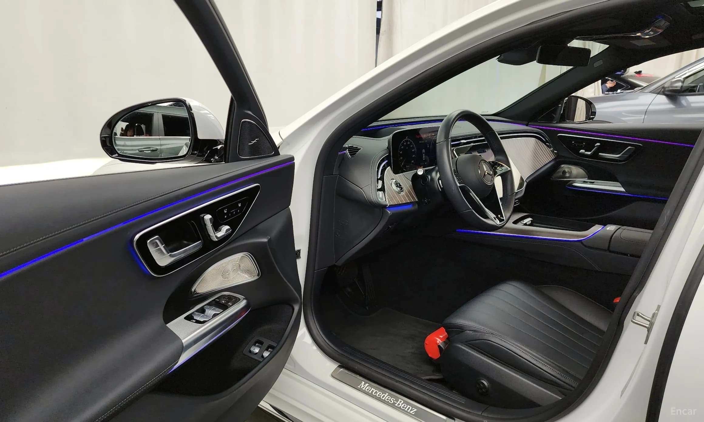 E-Class W214