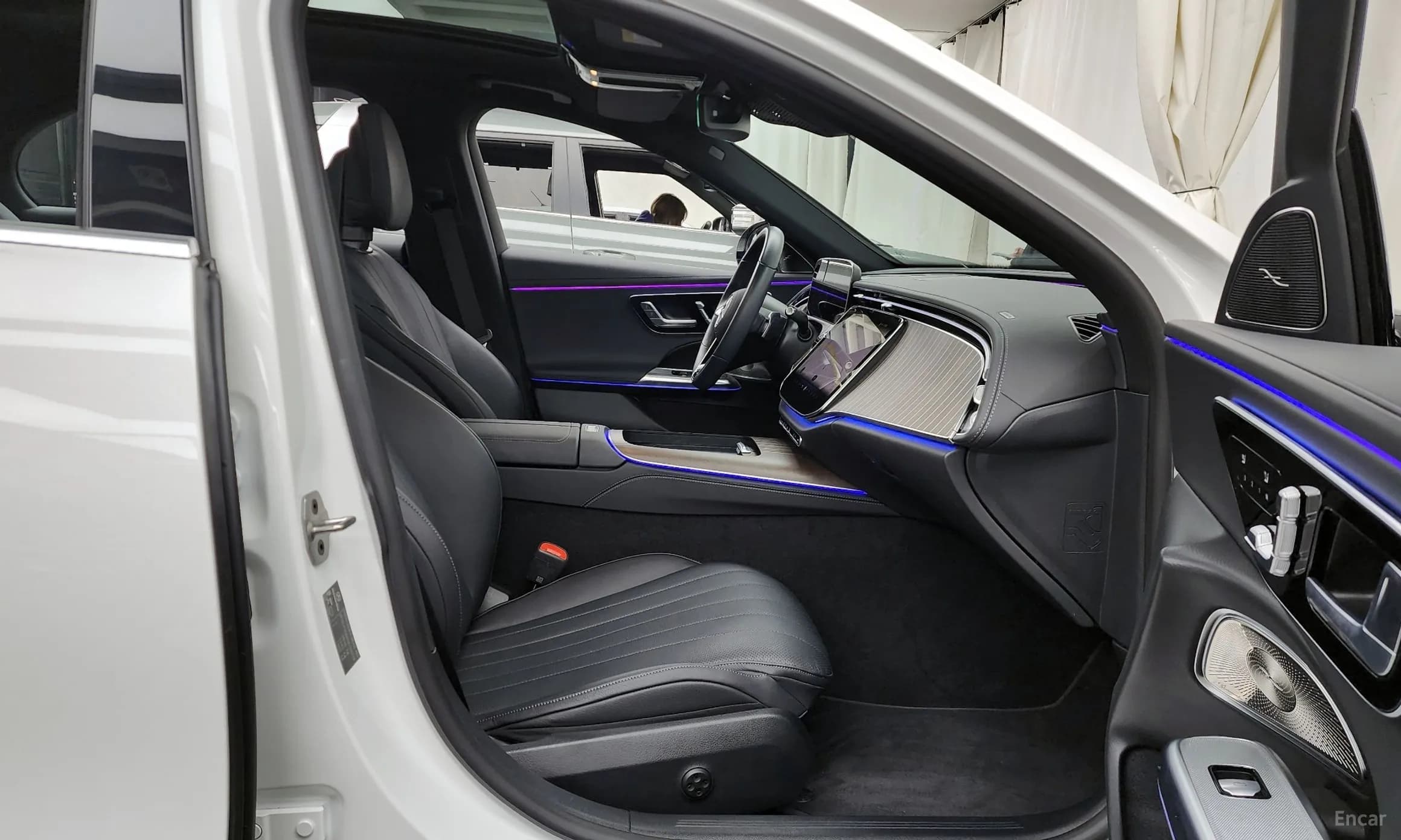 E-Class W214