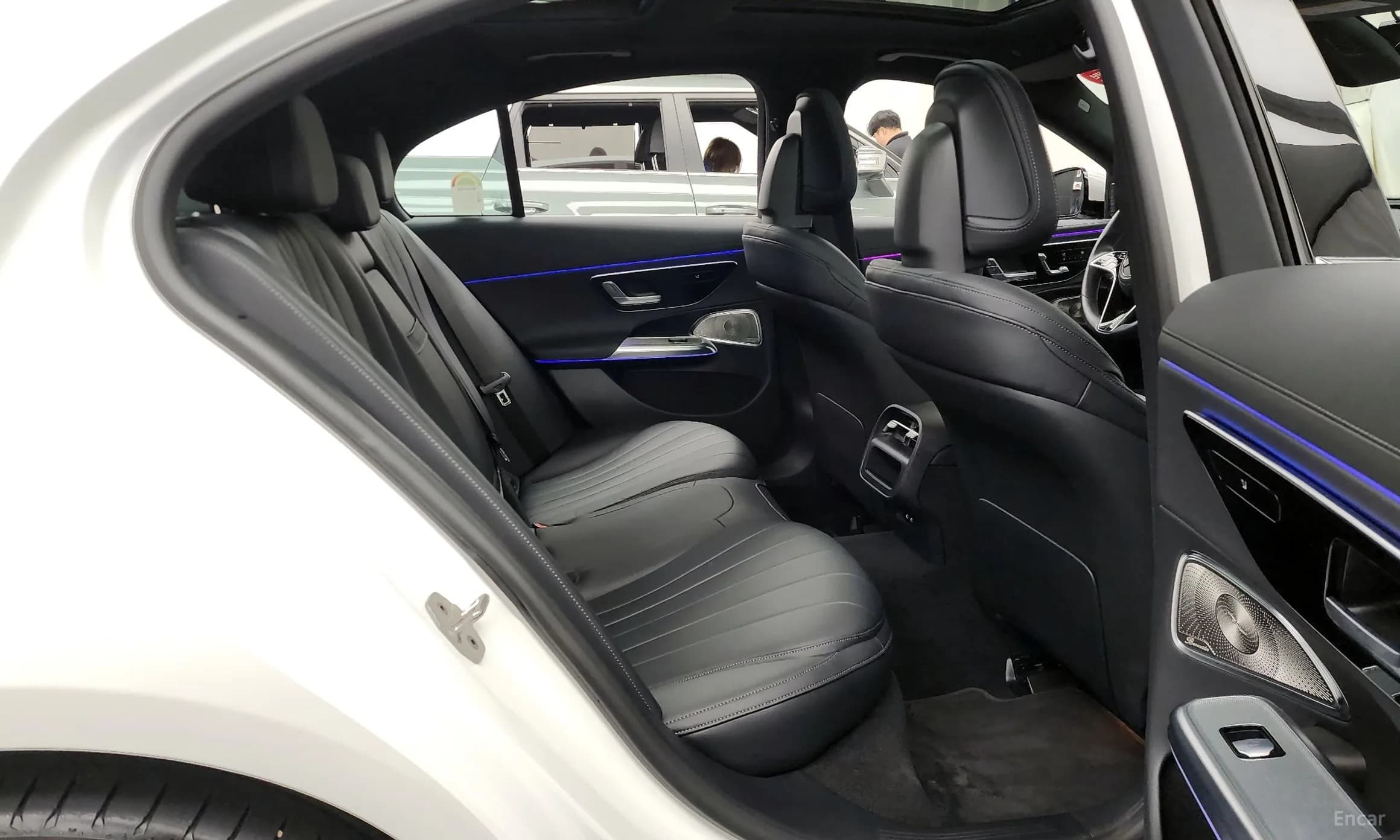 E-Class W214