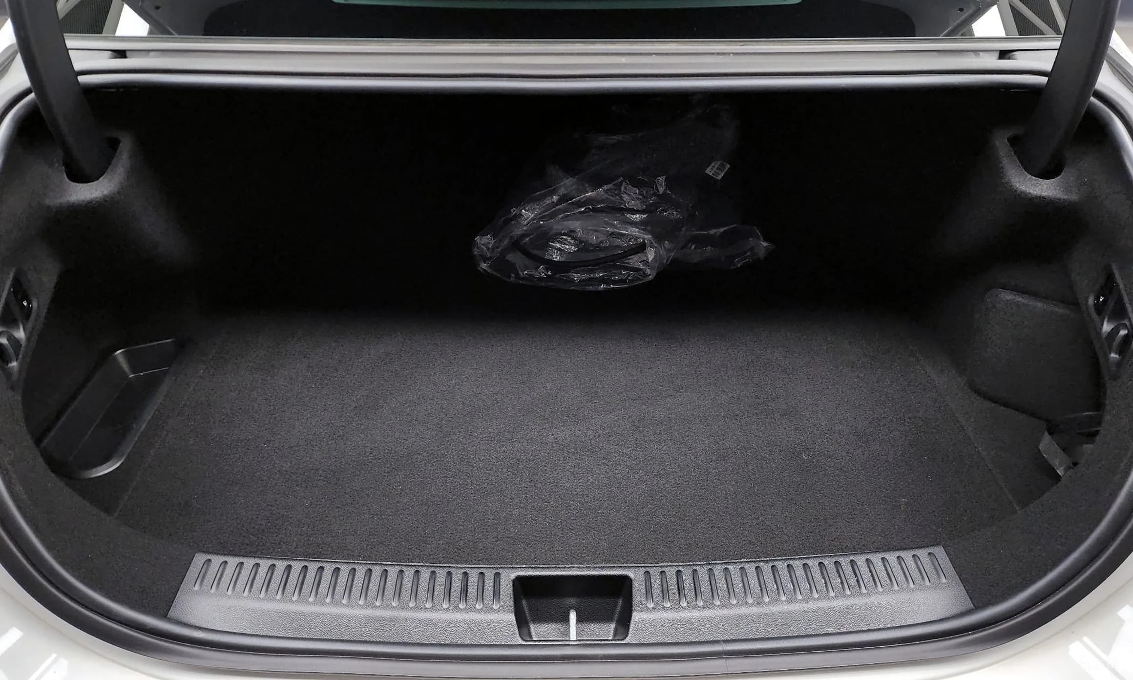 E-Class W214