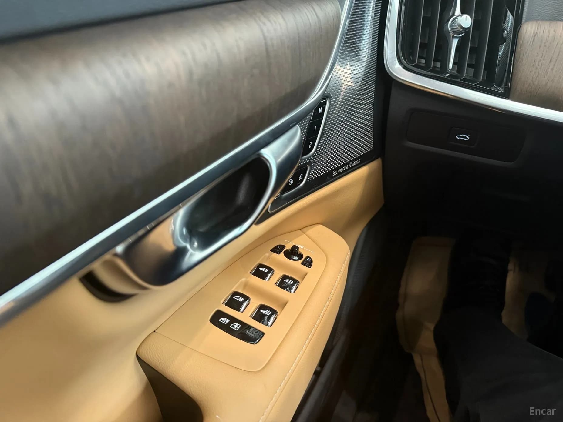 S90