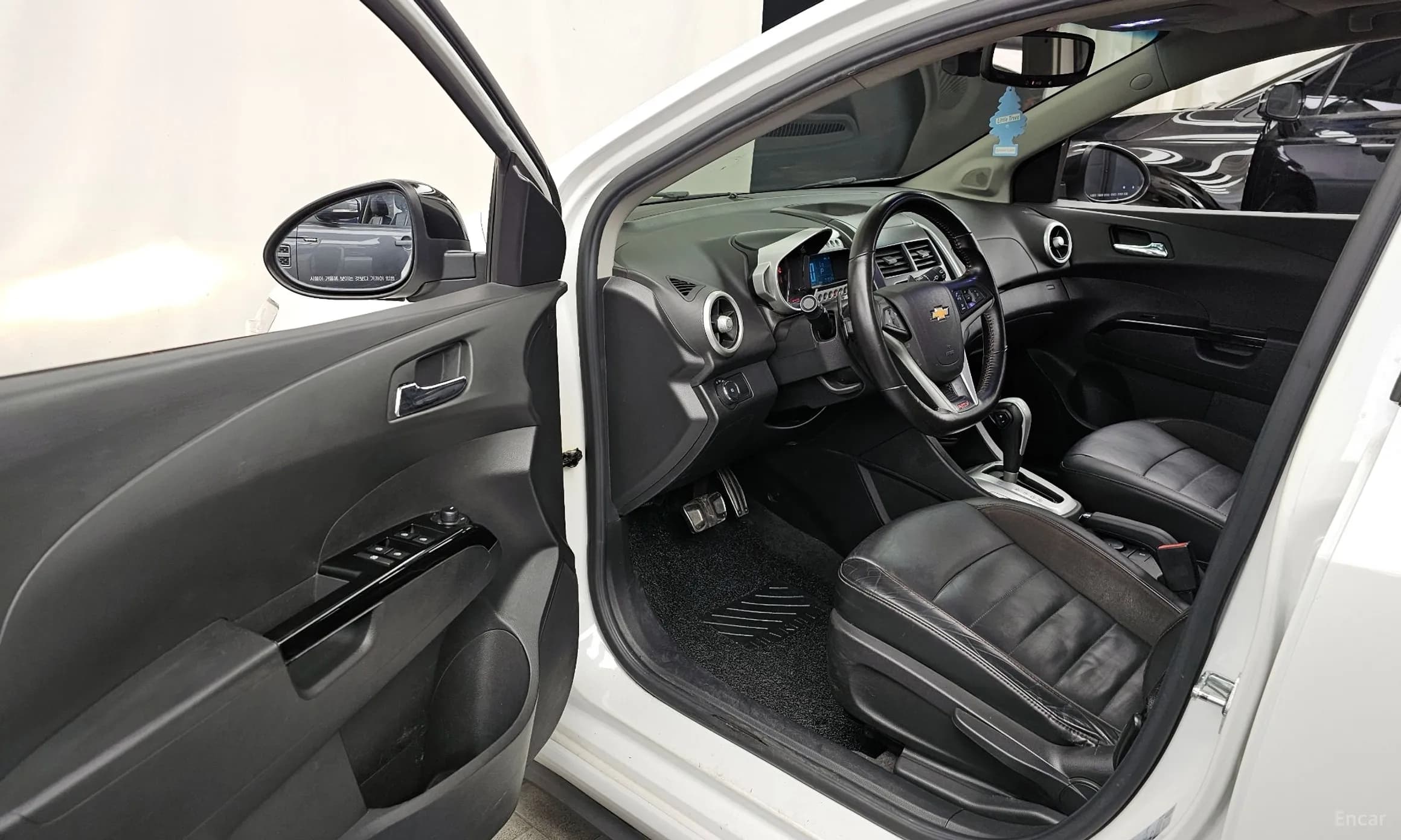 Aveo Hatchback
