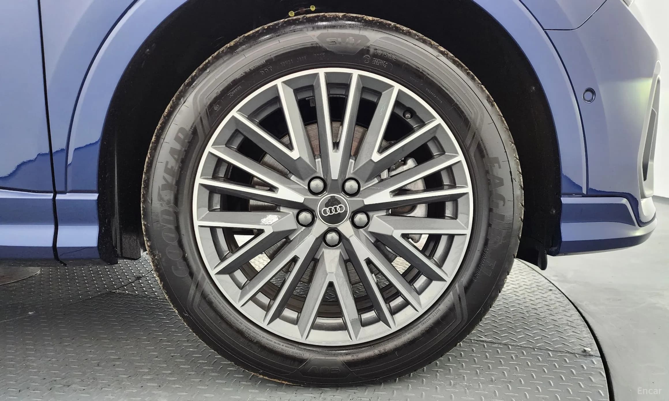 Q3 (F3)