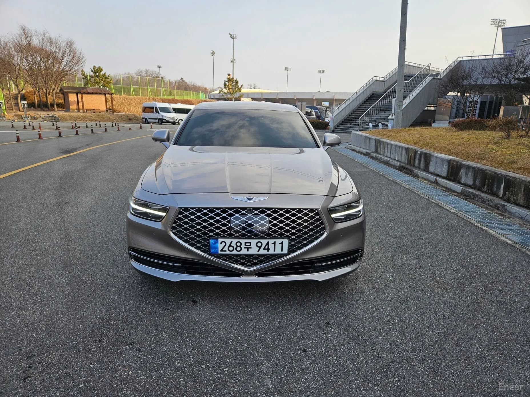 G90