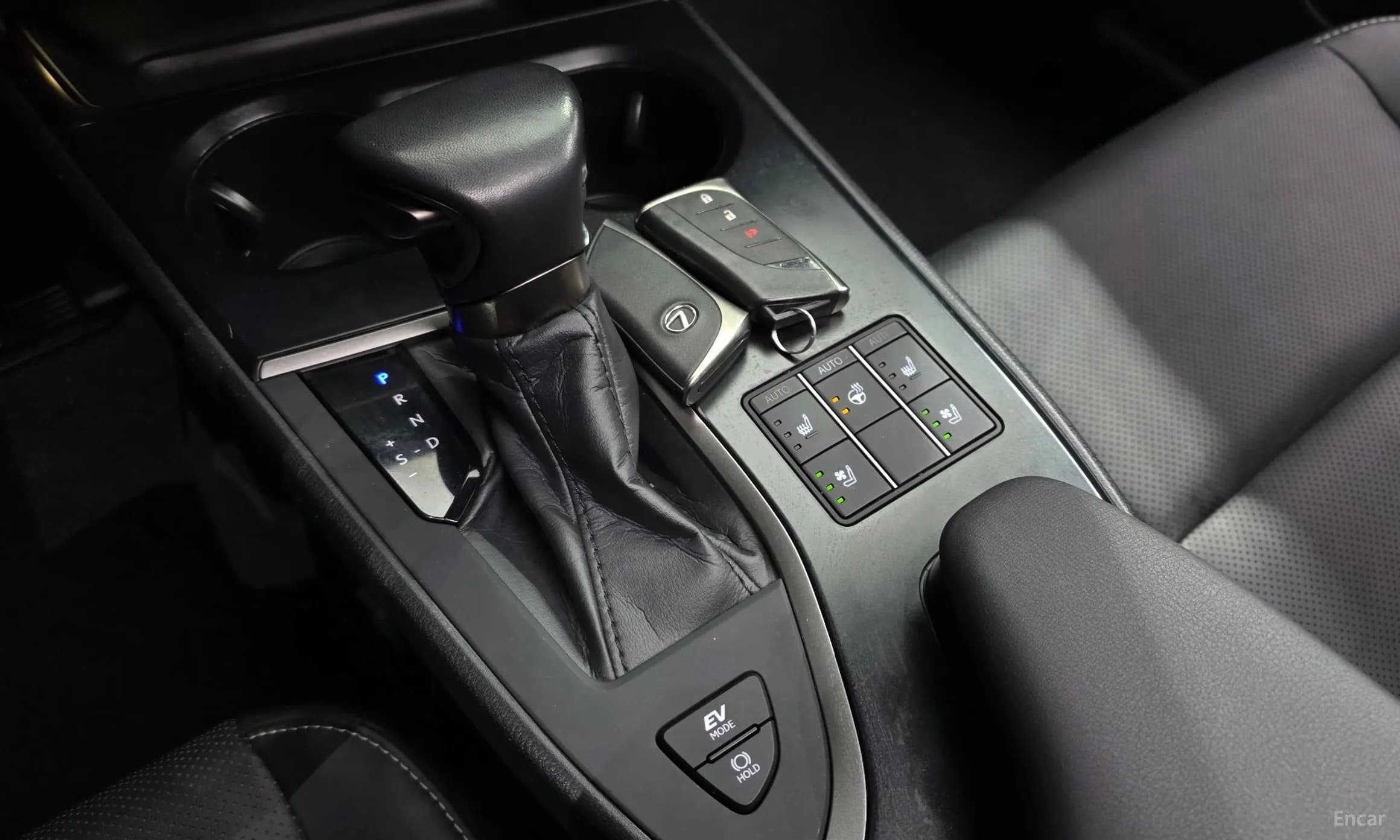 UX250h