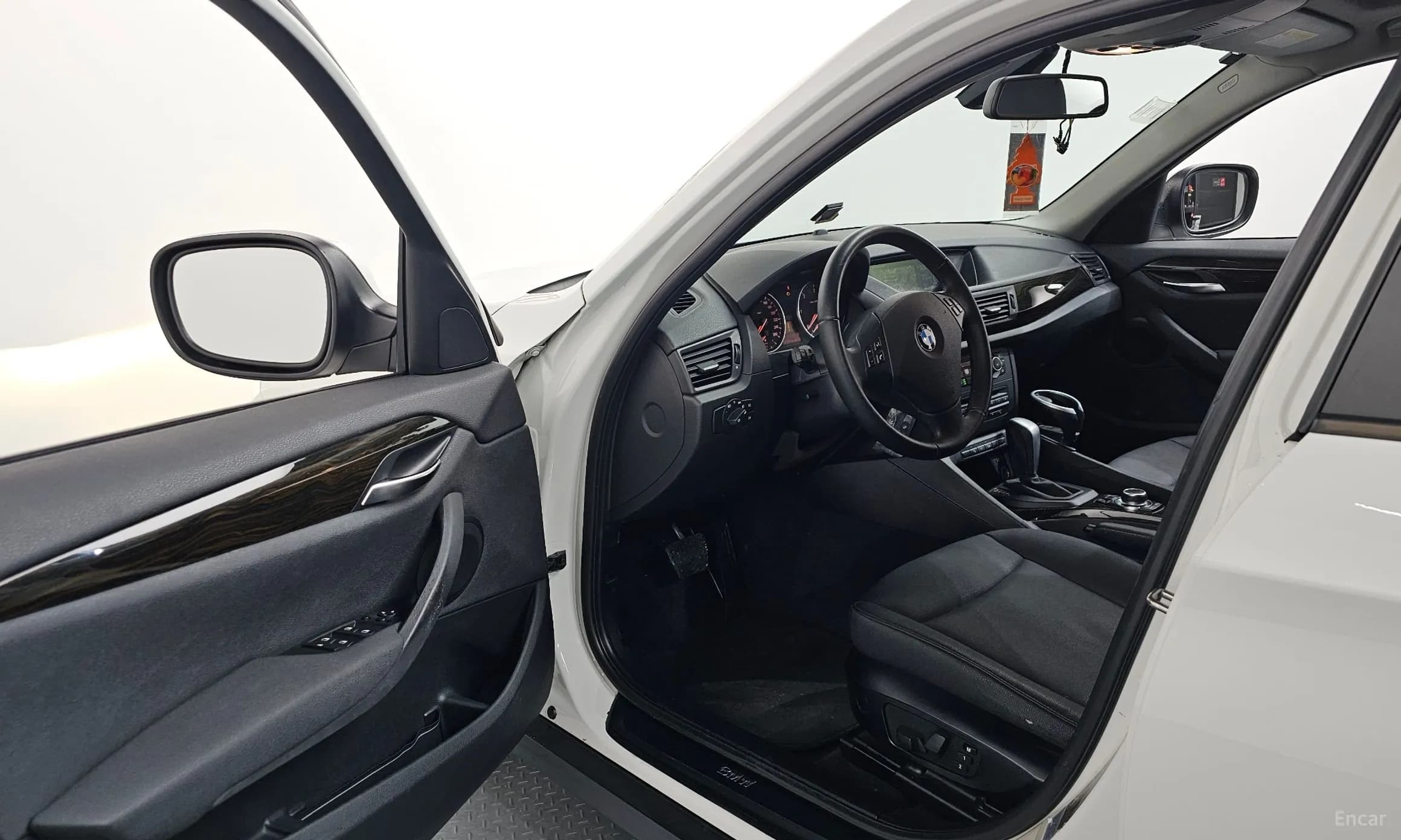 X1 (E84)