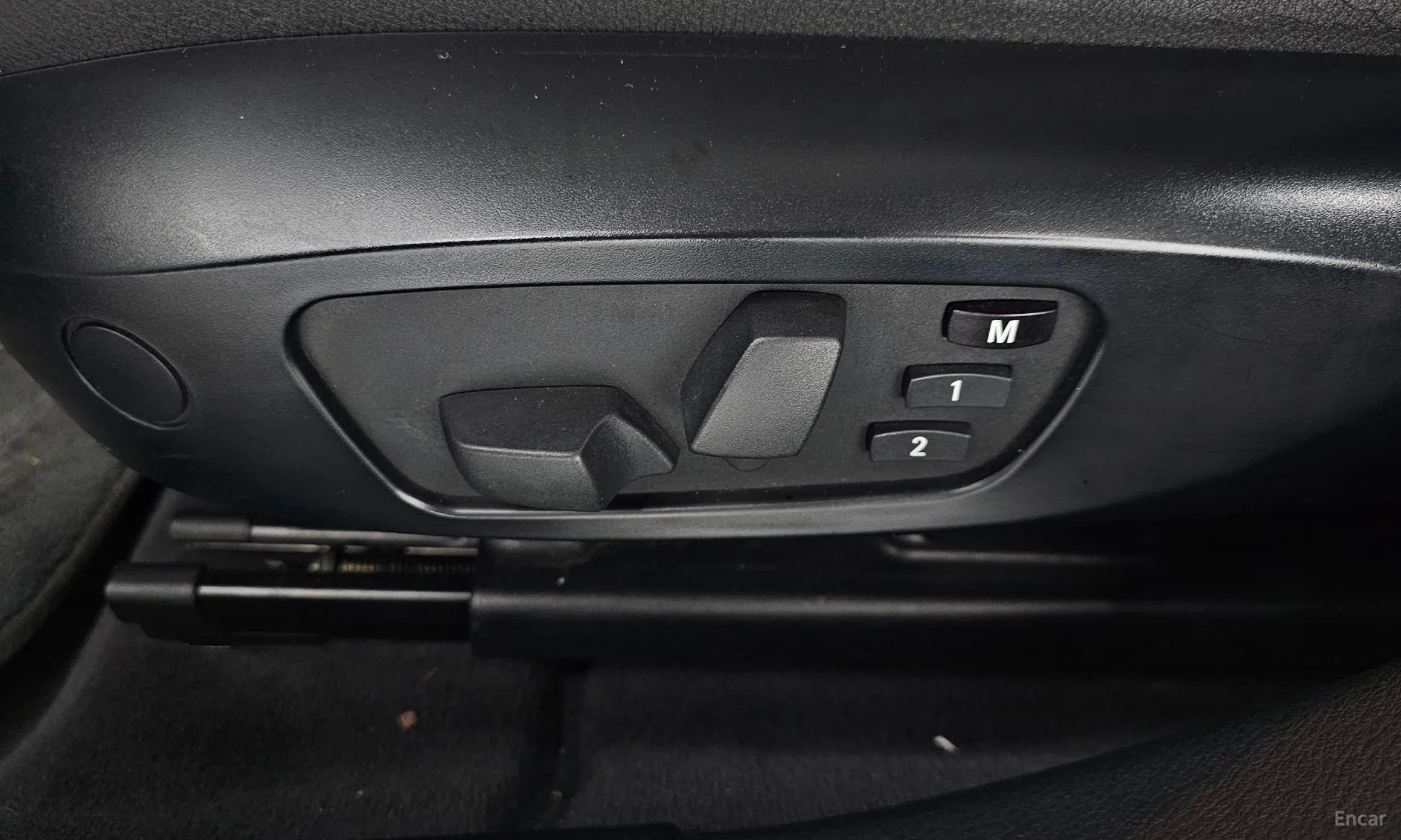 X1 (E84)