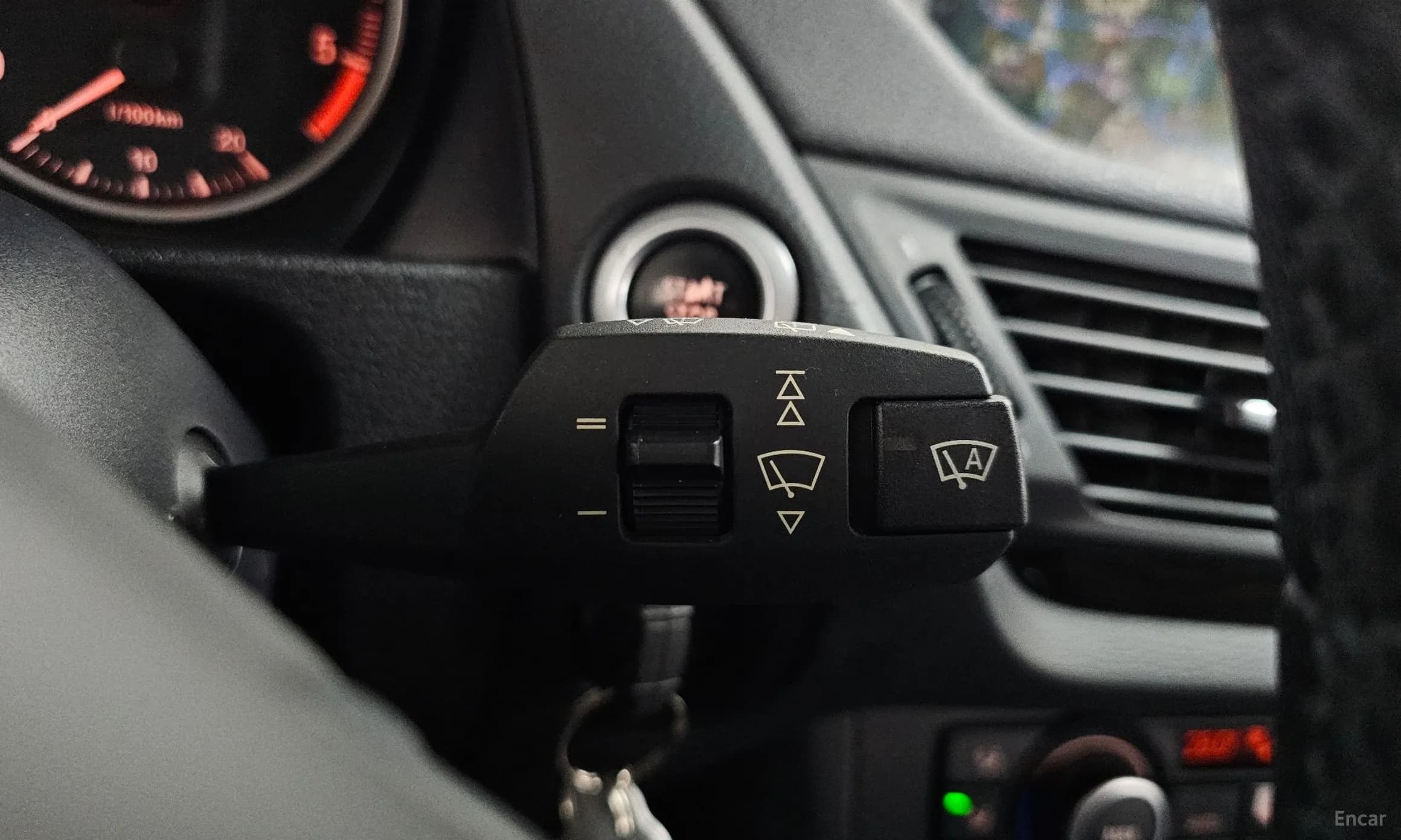 X1 (E84)
