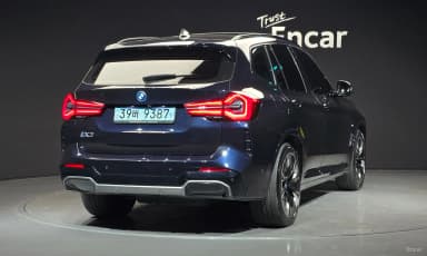 iX3