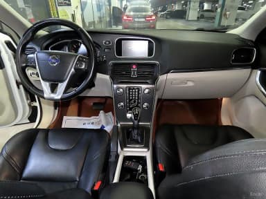 V40