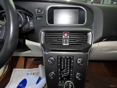 V40
