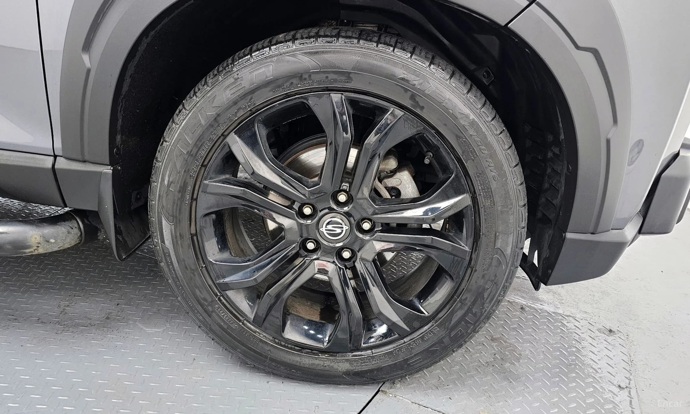 Rexton Sports Khan