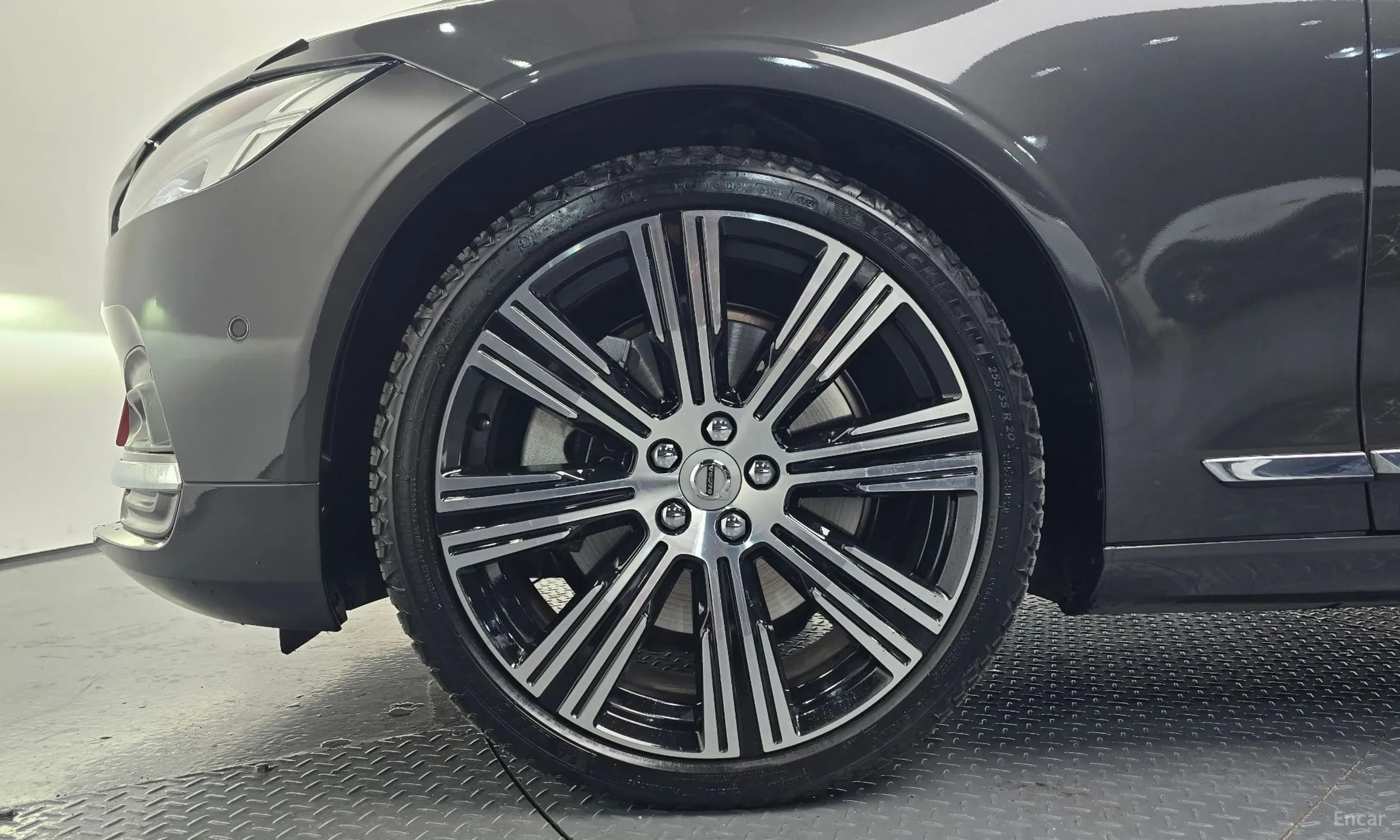 S90
