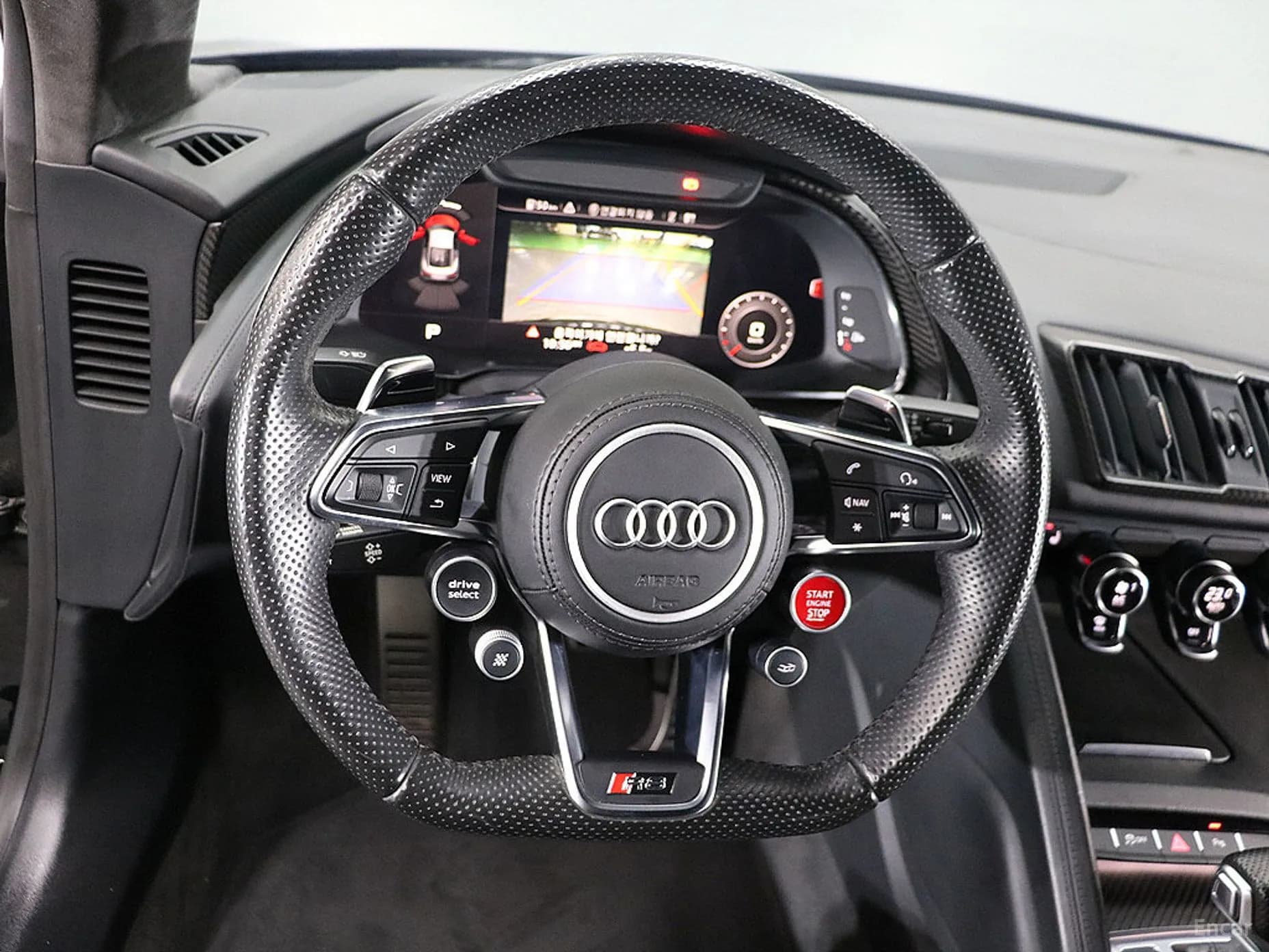R8 (4S)