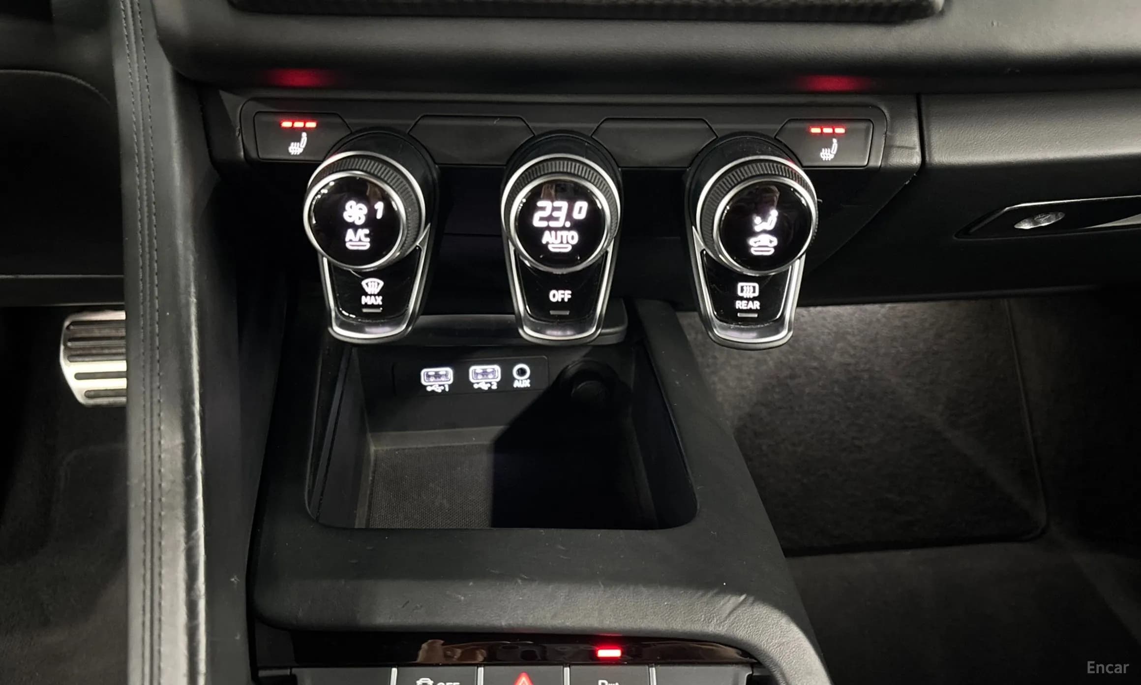 R8 (4S)