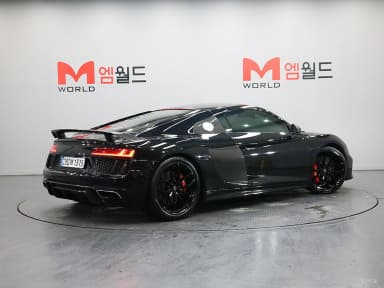 R8 (4S)