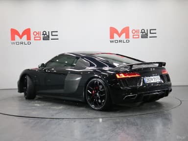 R8 (4S)