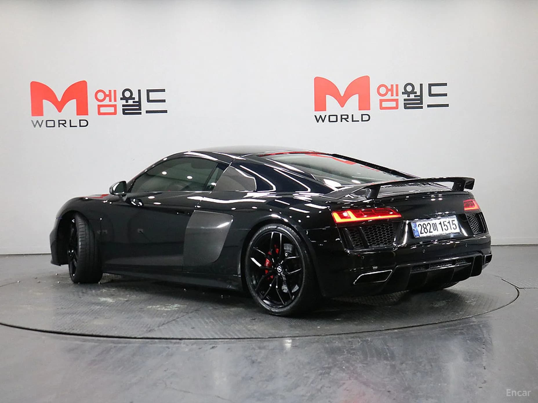 R8 (4S)
