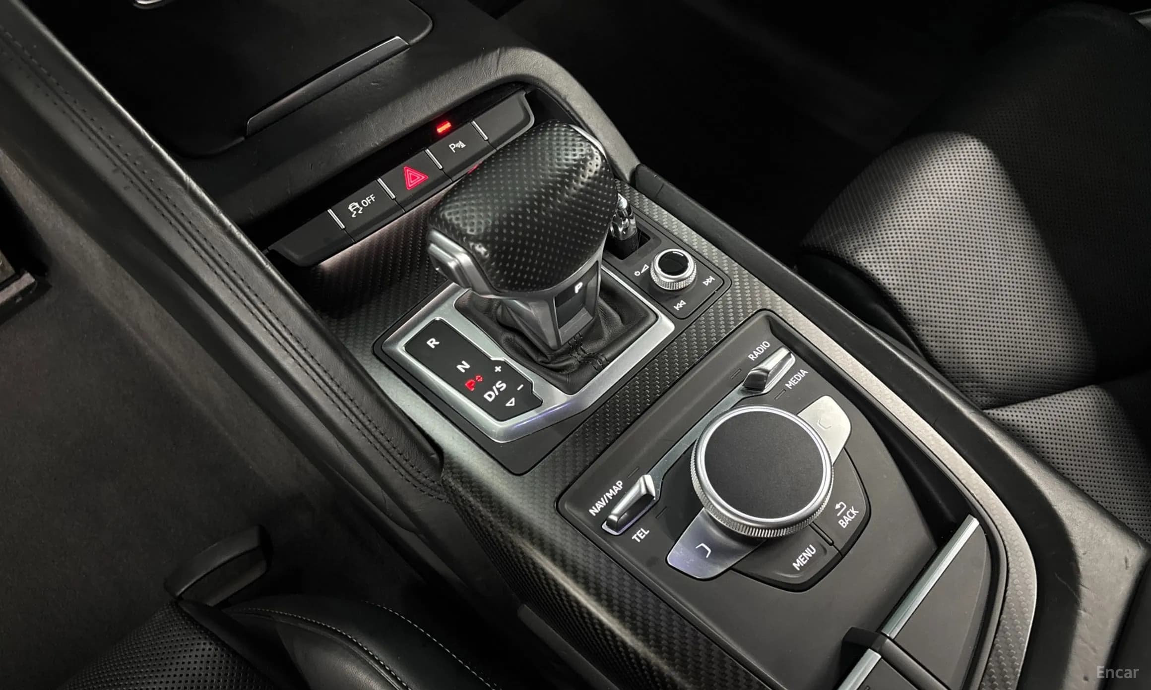 R8 (4S)