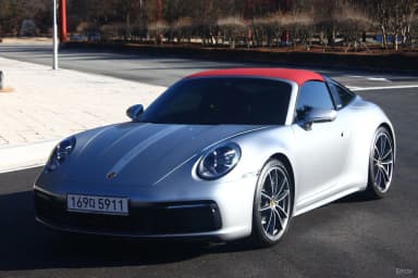 911 (992)