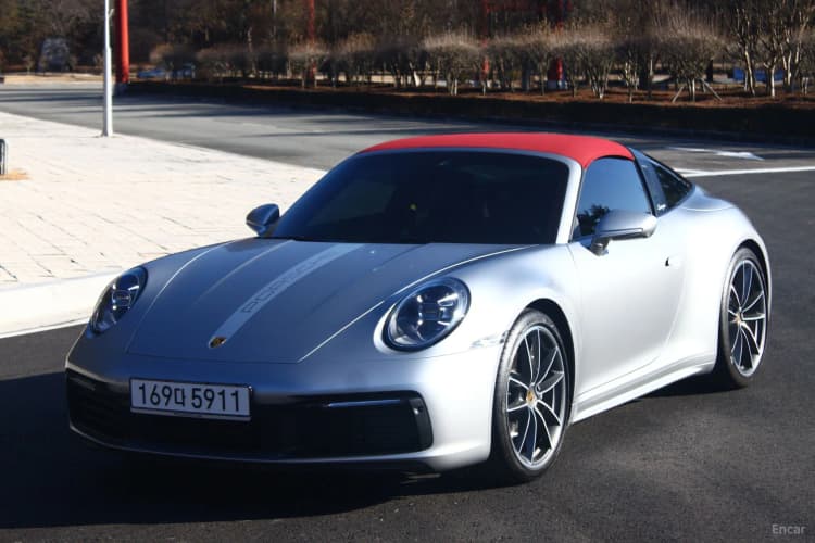911 (992)