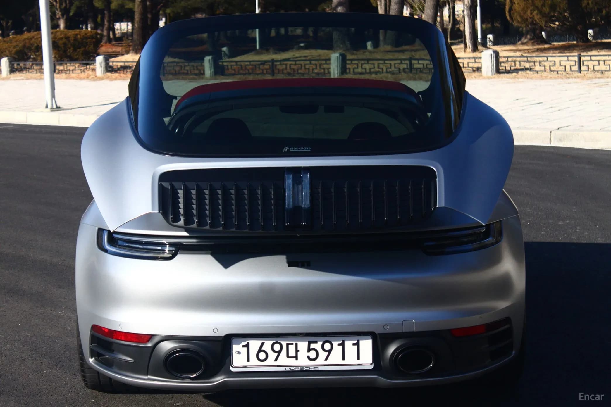 911 (992)