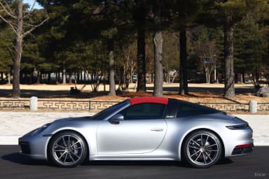 911 (992)