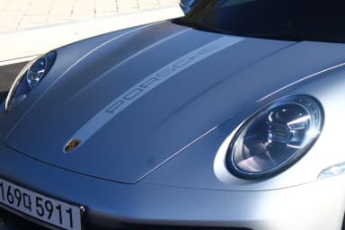 911 (992)