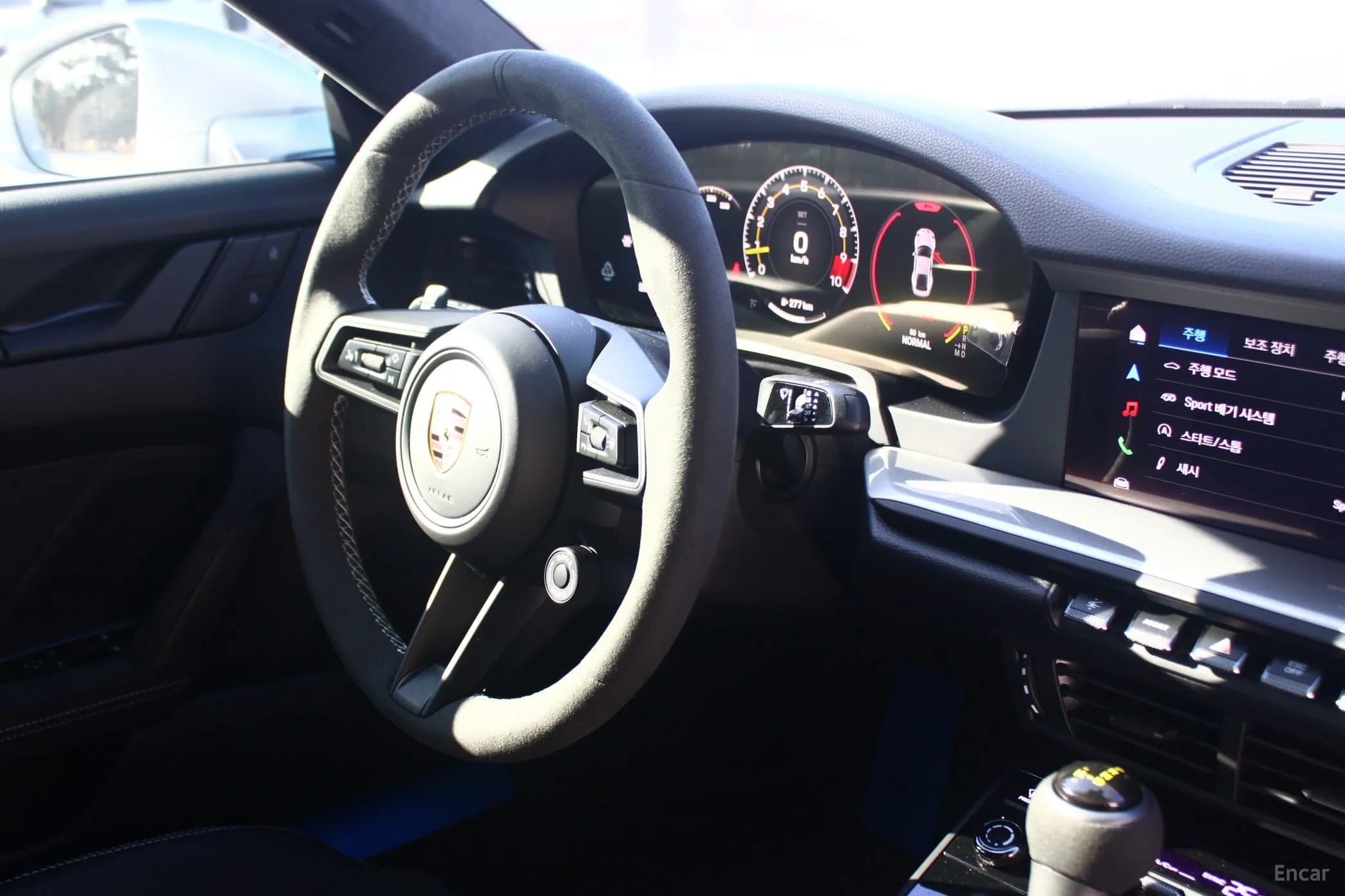 911 (992)