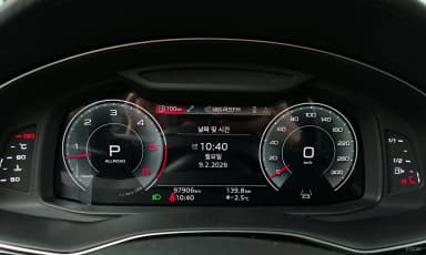Q8 (4M)