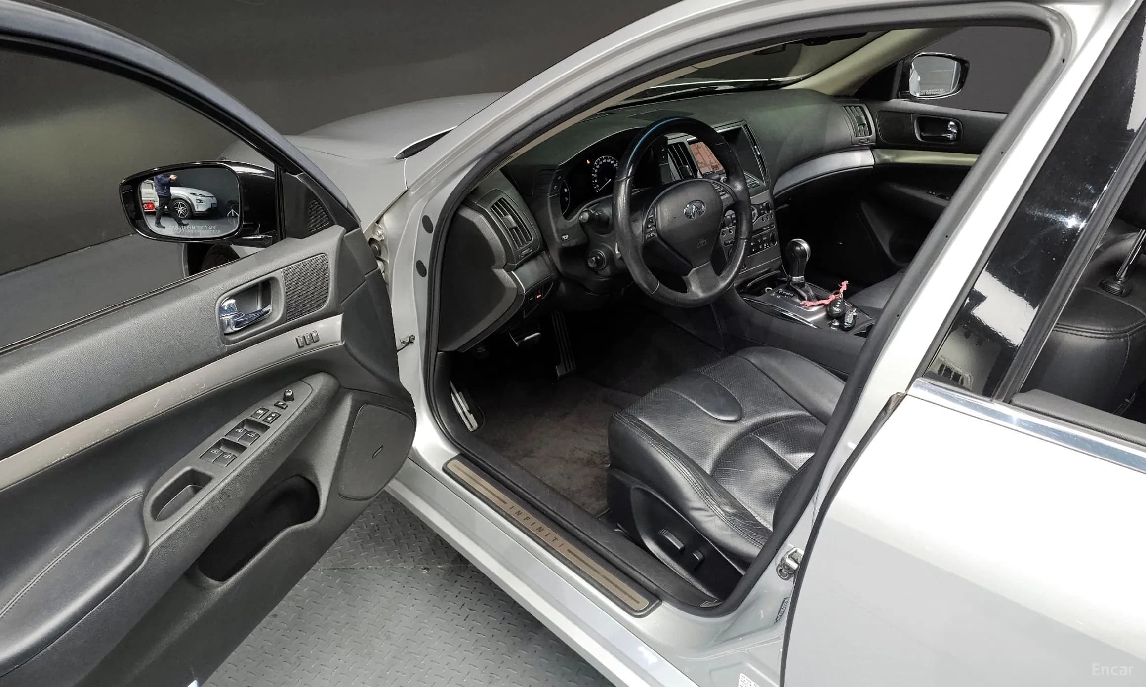 G37