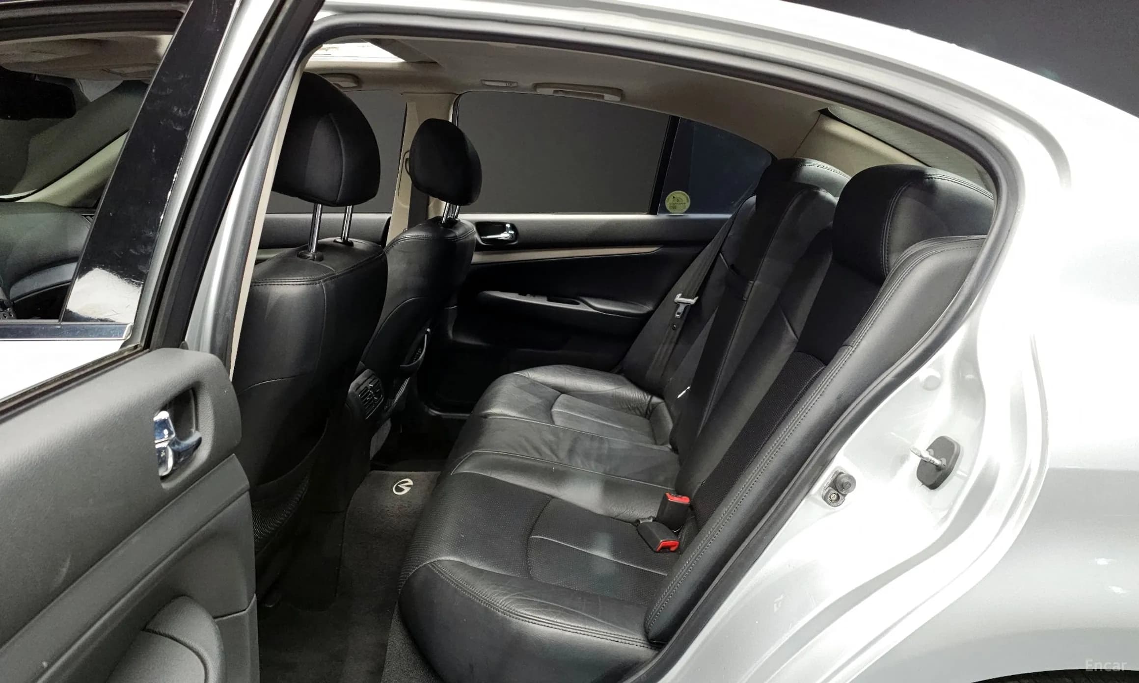 G37