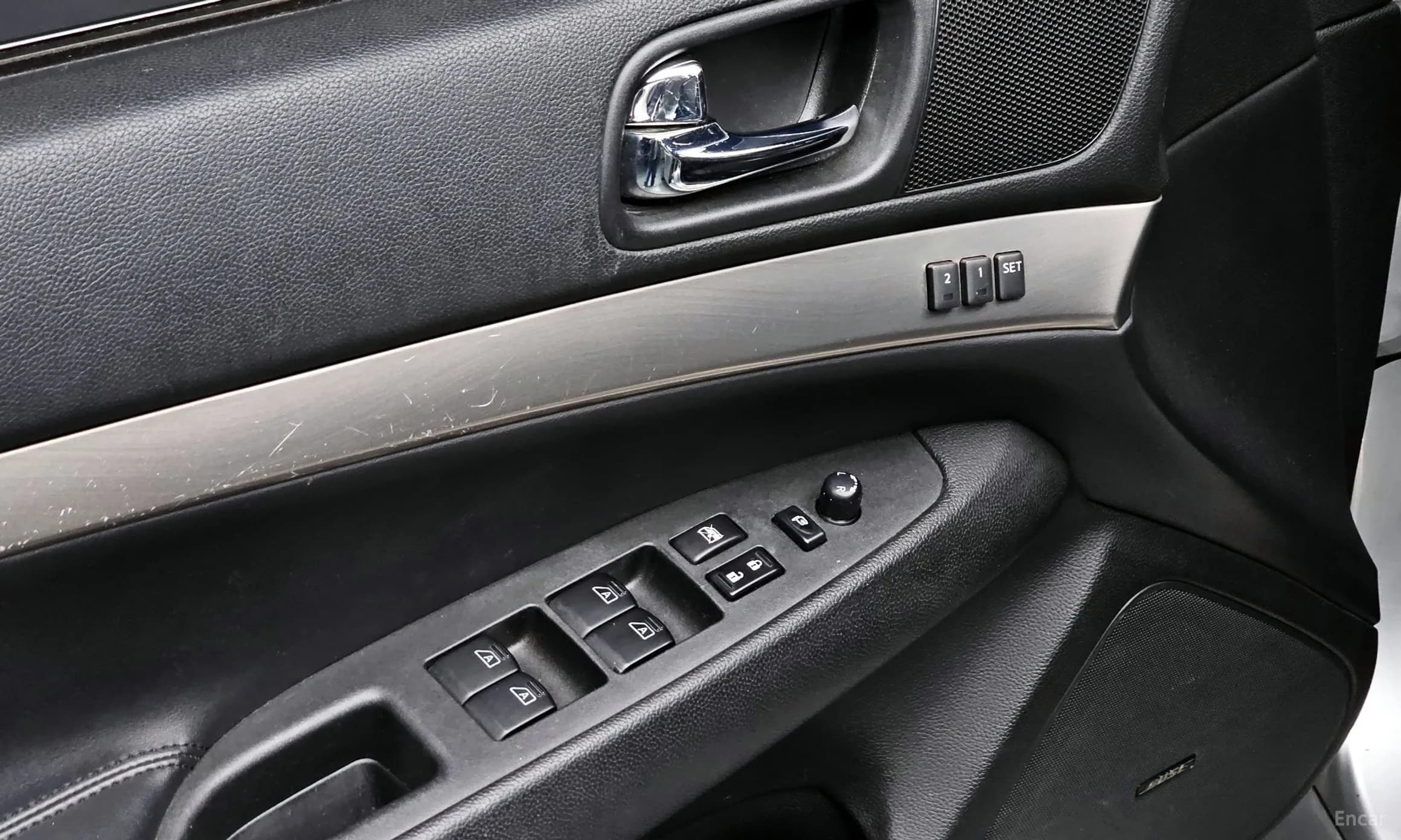 G37