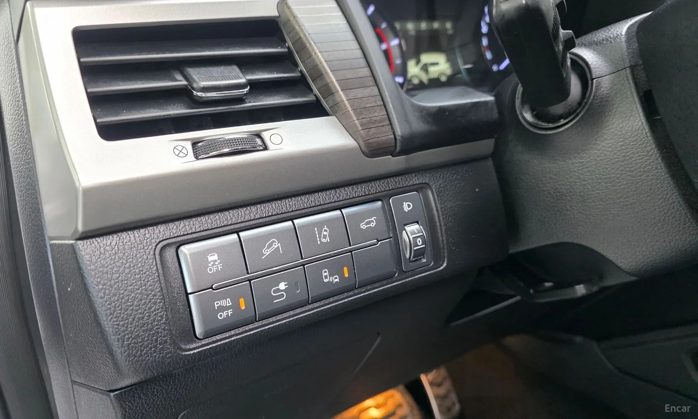 G4 Rexton