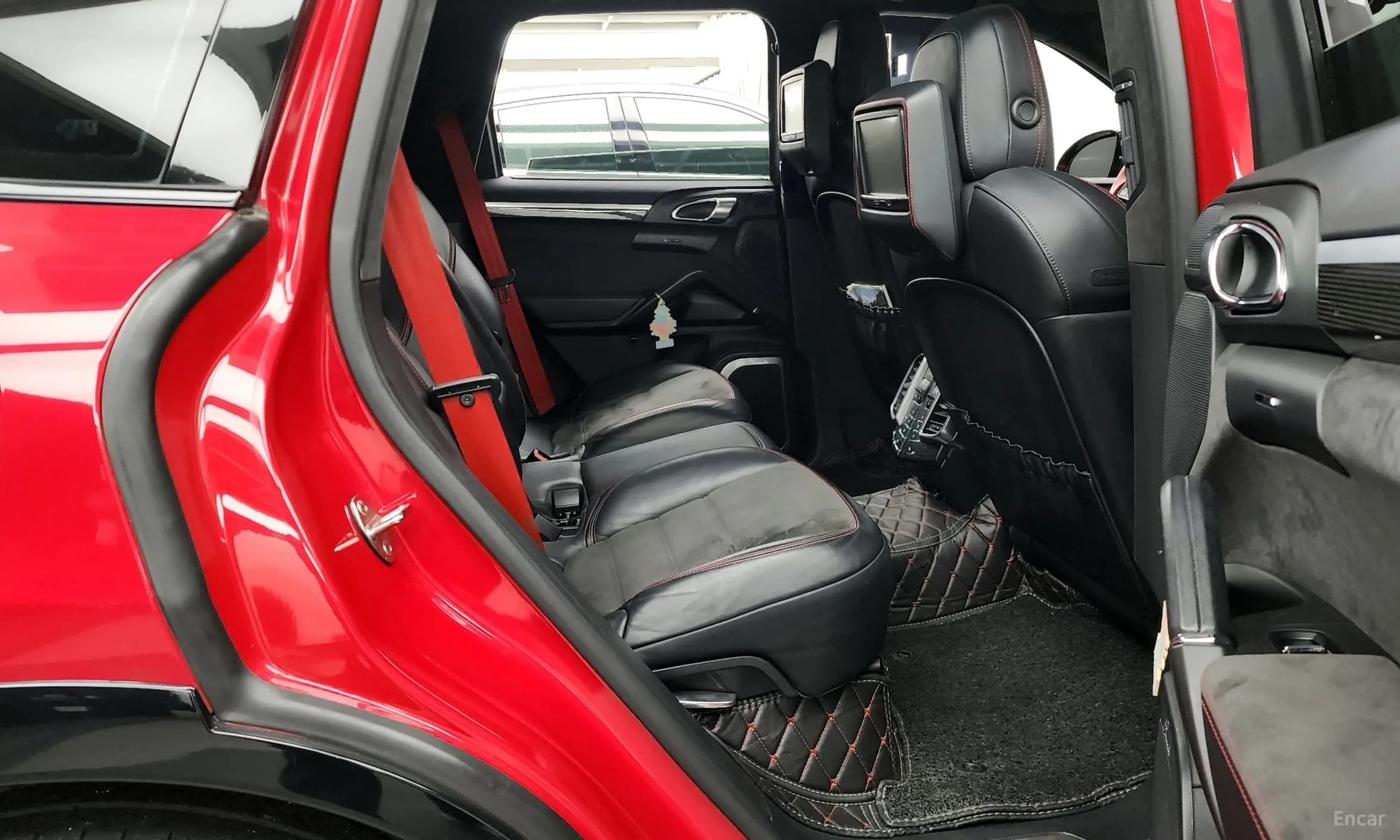 New Cayenne