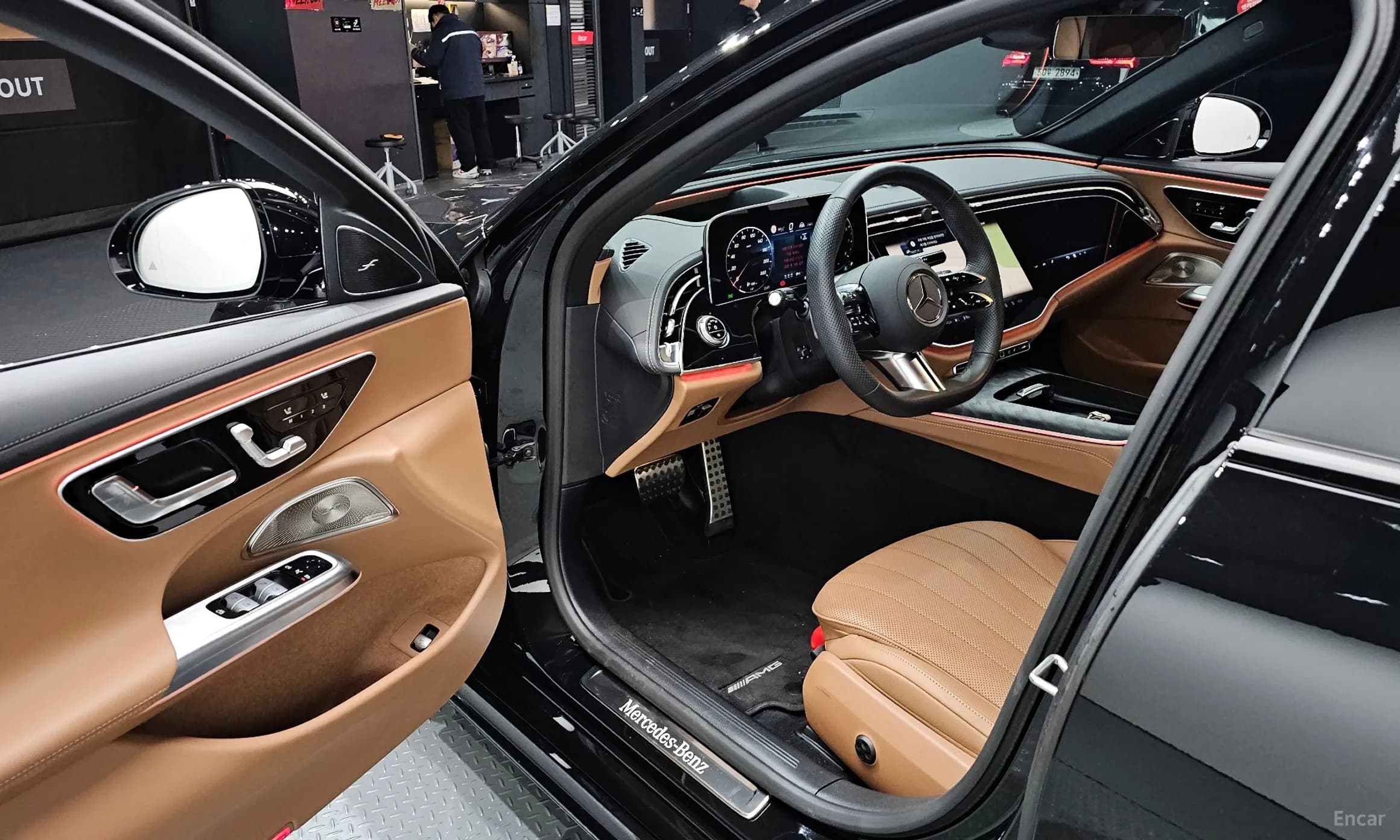 E-Class W214