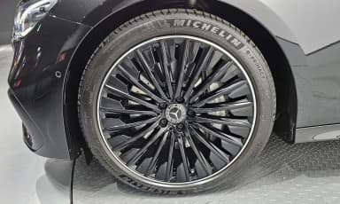 E-Class W214