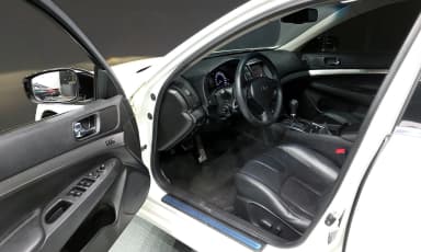 G37