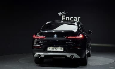 X4 (G02)