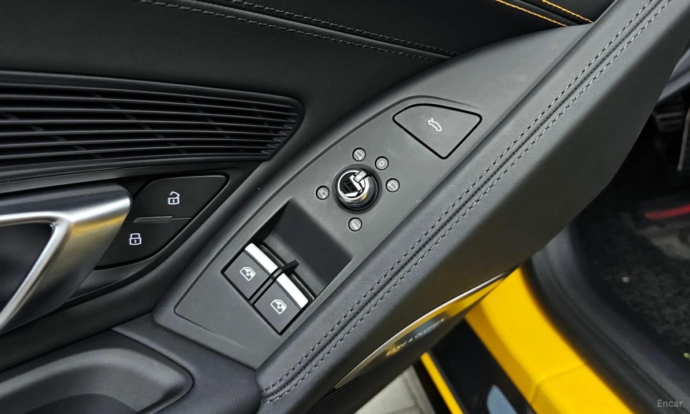 R8 (4S)