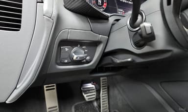 R8 (4S)