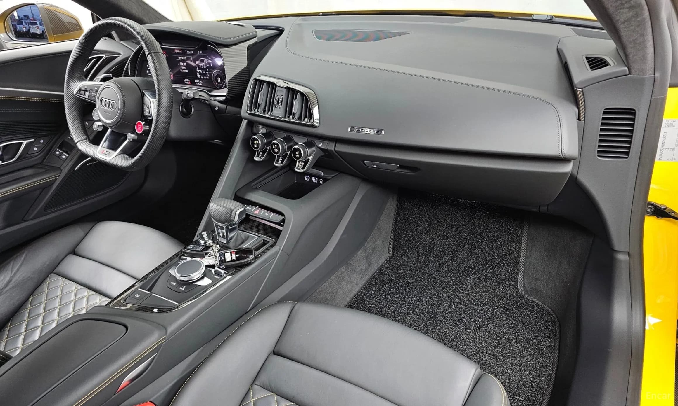 R8 (4S)