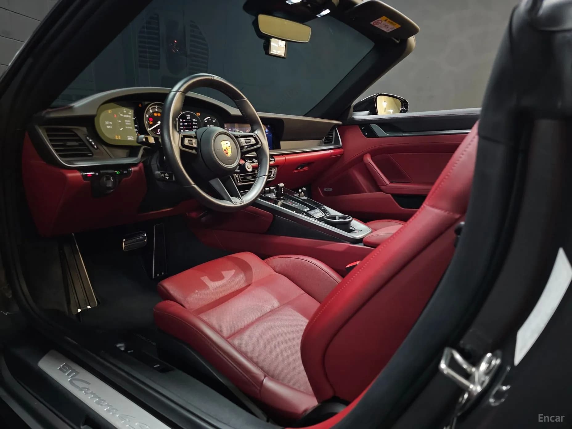 911 (992)