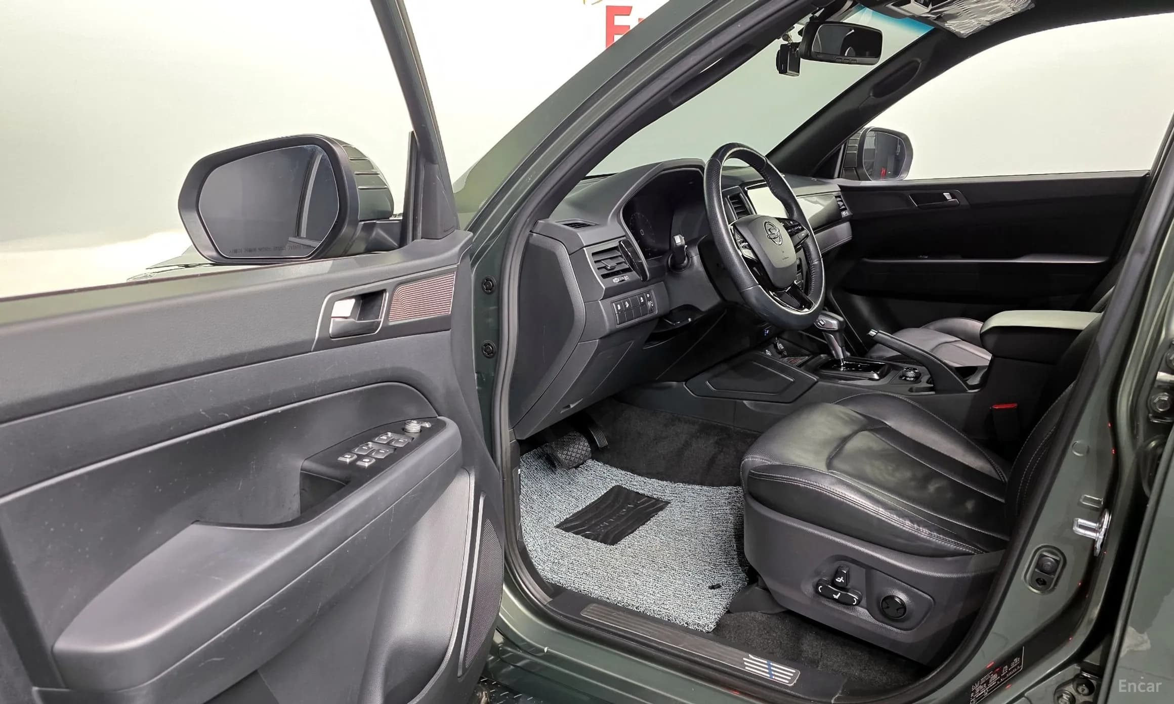 Rexton Sports Khan