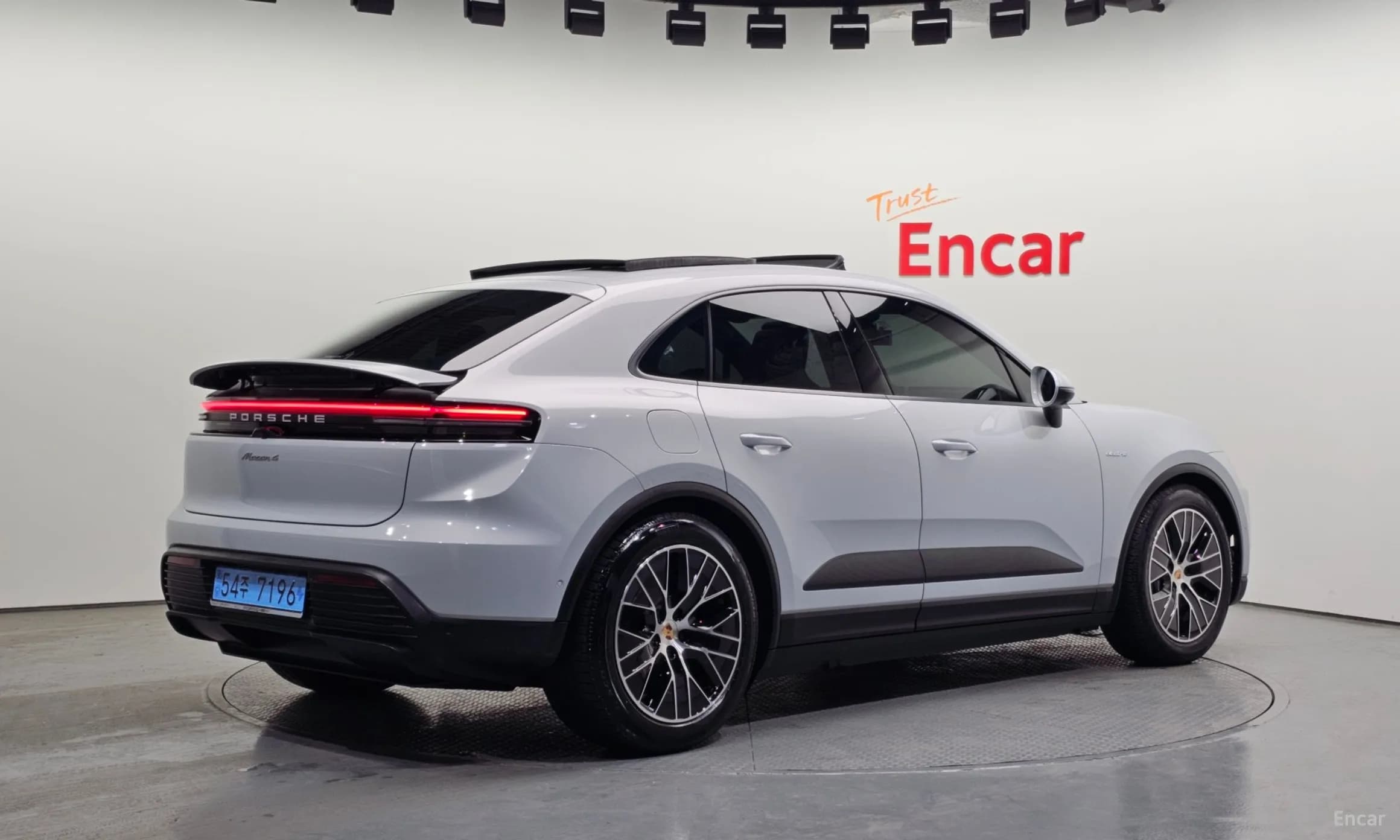 Macan EV