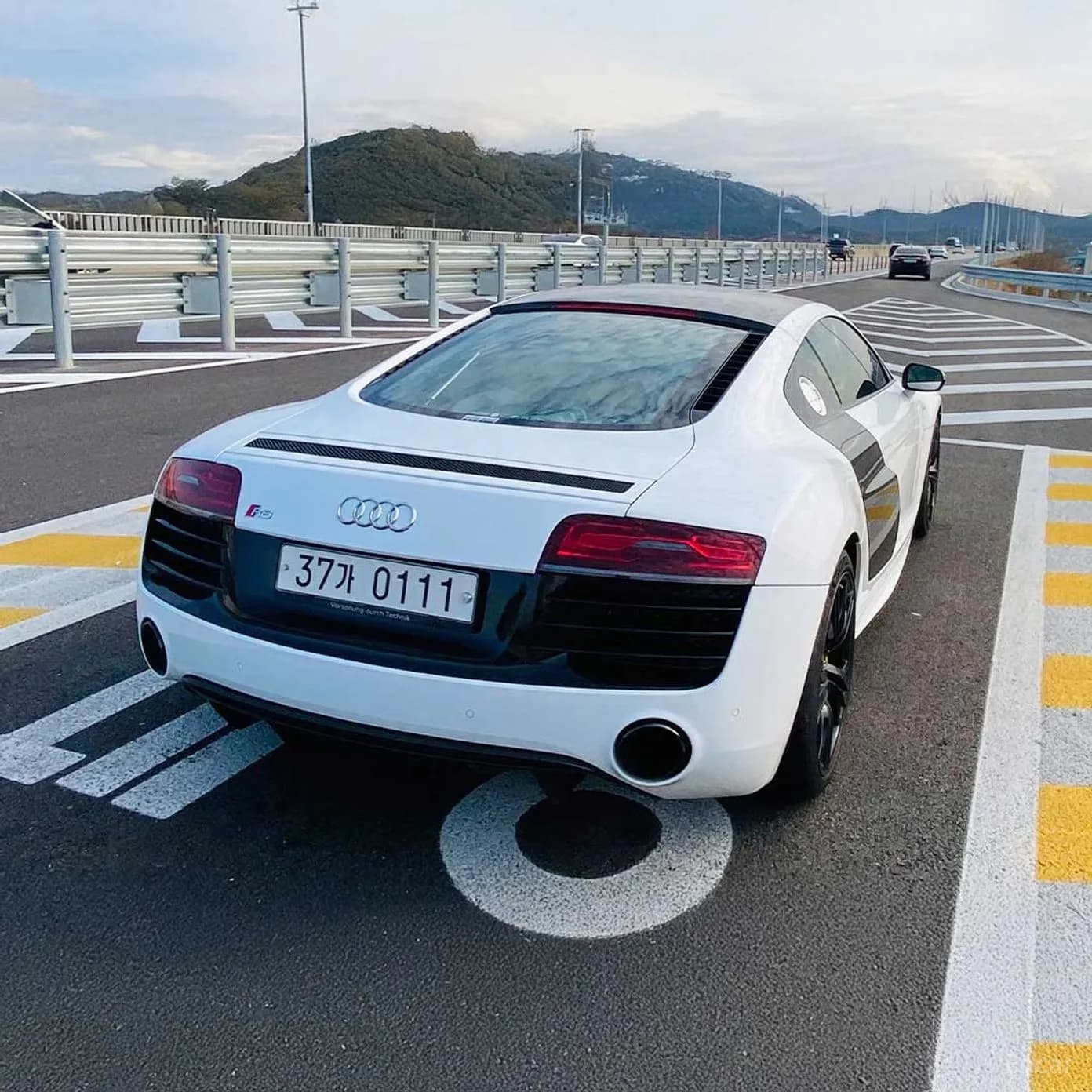 R8