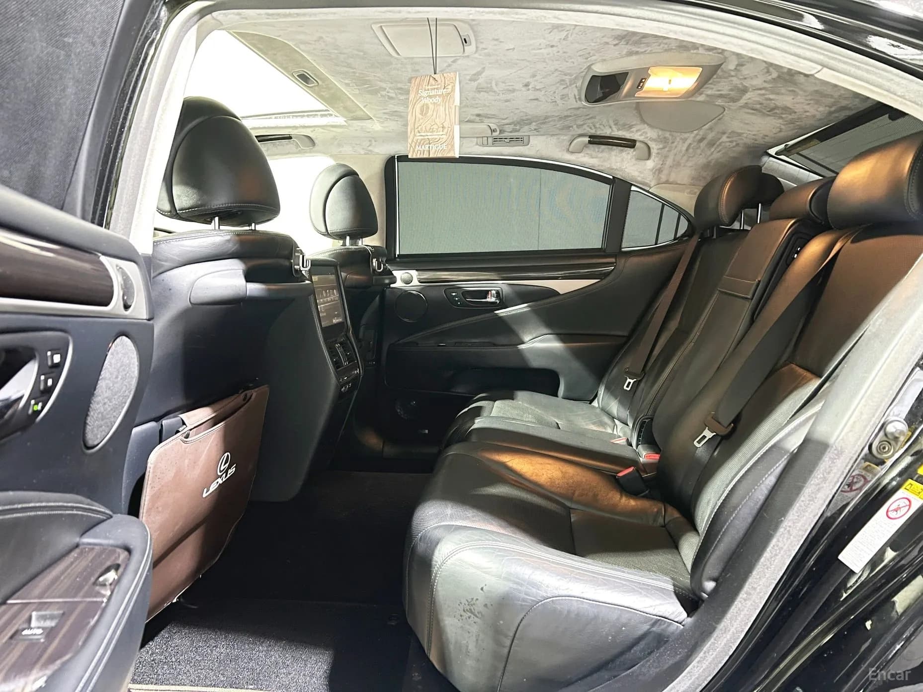 LS600hL