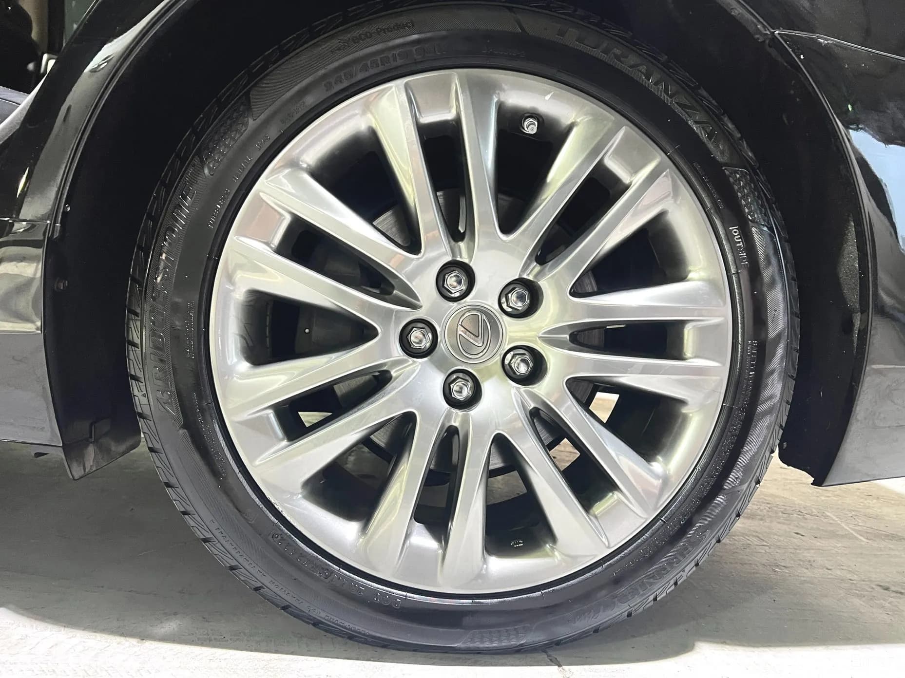 LS600hL